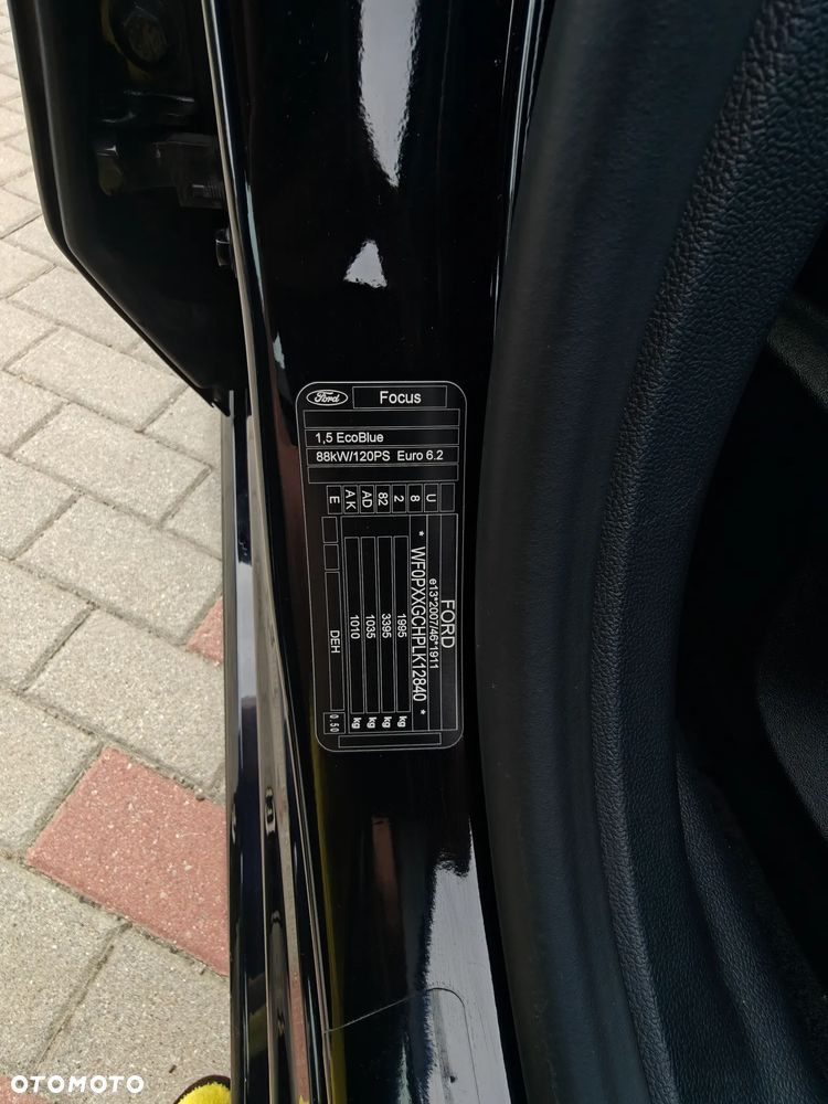 Ford Focus 1.5 EcoBlue Start-Stopp-System ST-LINE DESIGN - 36