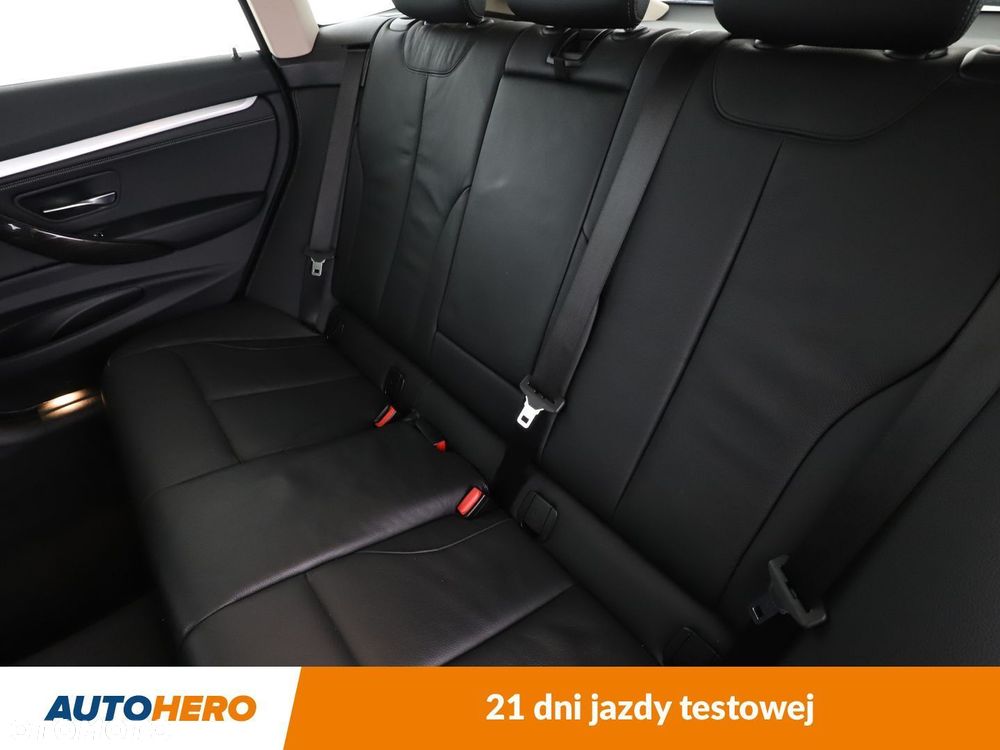 BMW Seria 3 318d Luxury Line - 14