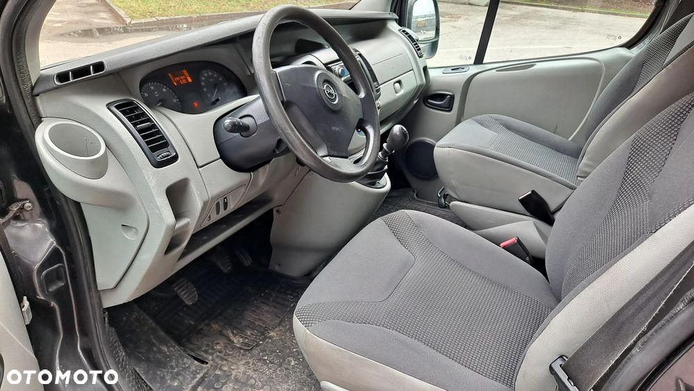 Opel Vivaro - 11