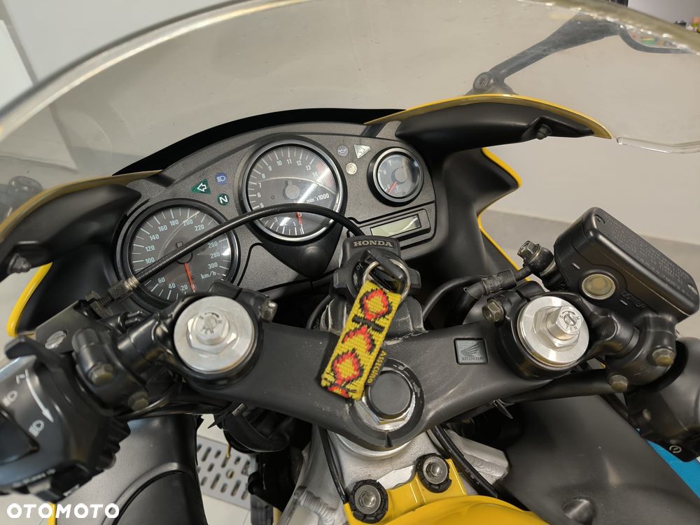 Honda CBR - 7