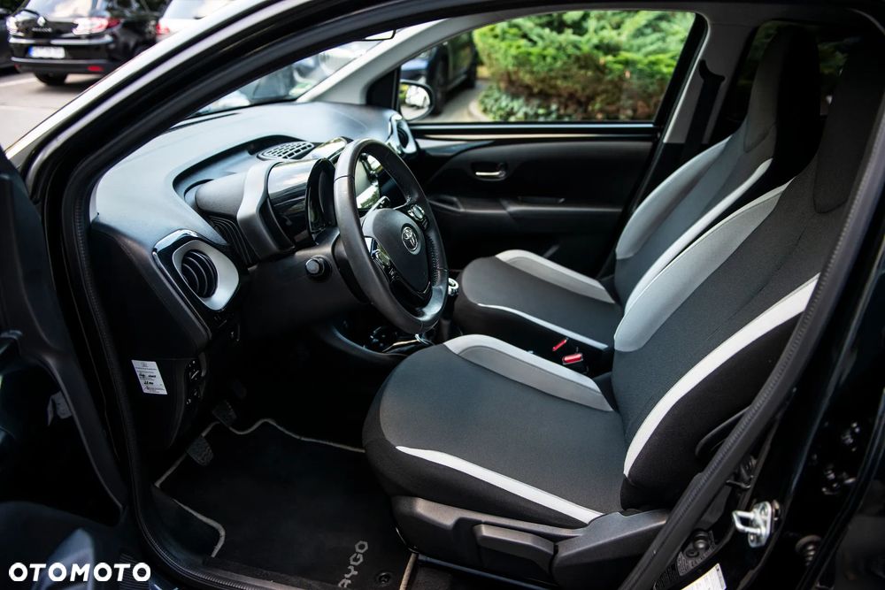 Toyota Aygo x-business - 14
