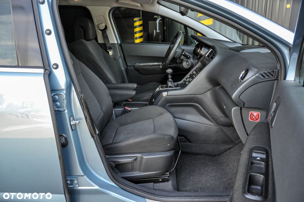 Peugeot 5008 - 11