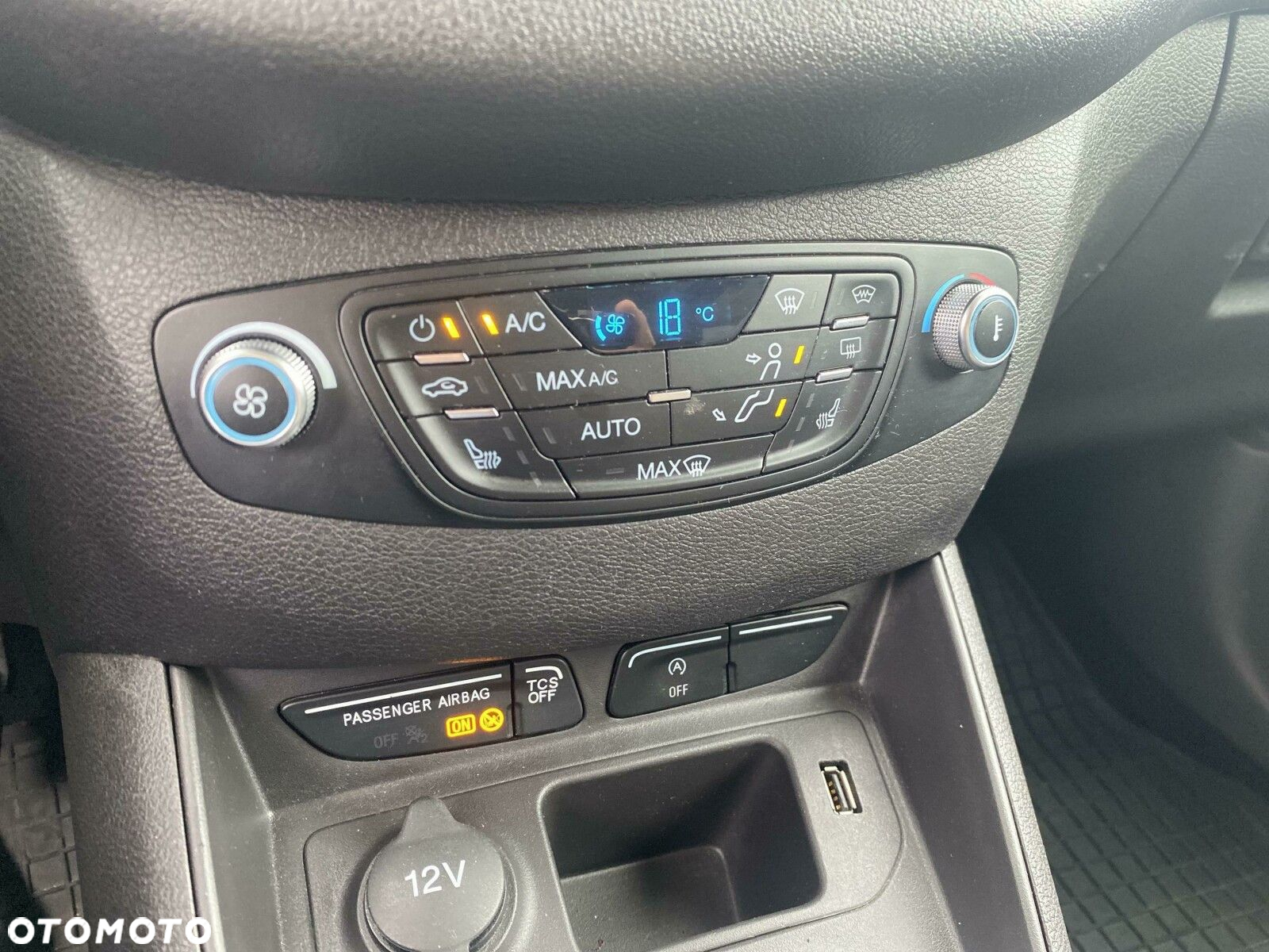 Ford Tourneo Courier - 20