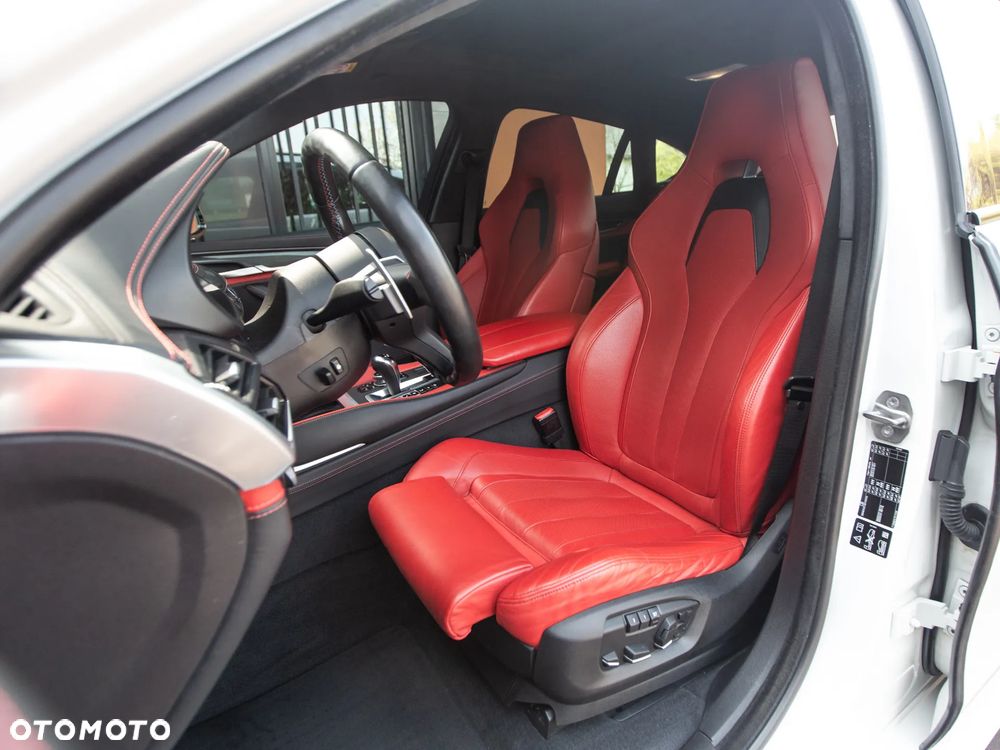 BMW X6M - 16