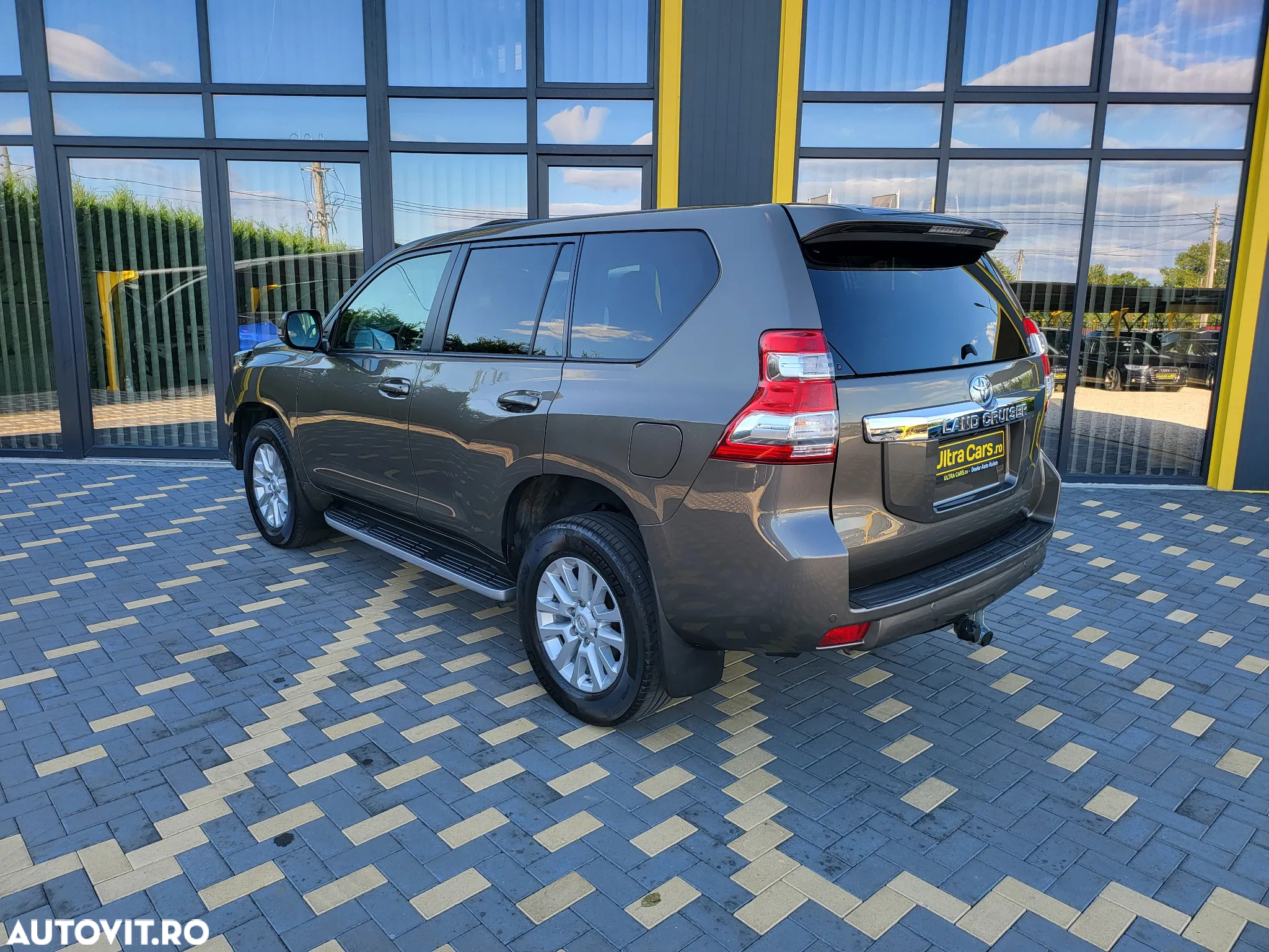 Toyota Land Cruiser 2.8l Turbo D-4D Aut. Luxury - 4
