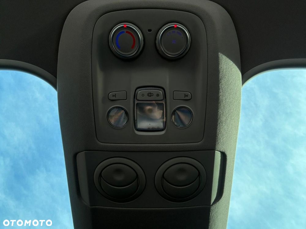 Peugeot Traveller 2.0 BlueHDi Standard Business Vip - 35