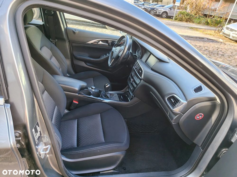 Infiniti Q30 1.5d - 6