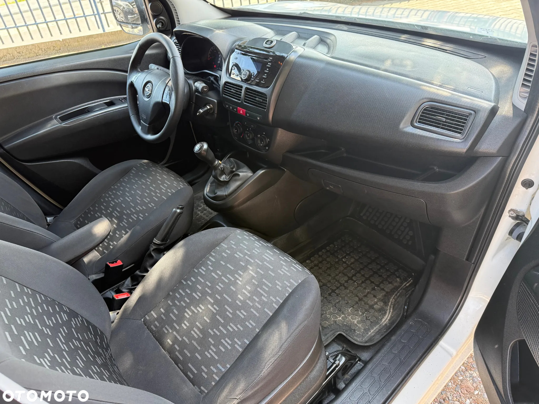 Opel COMBO - 12