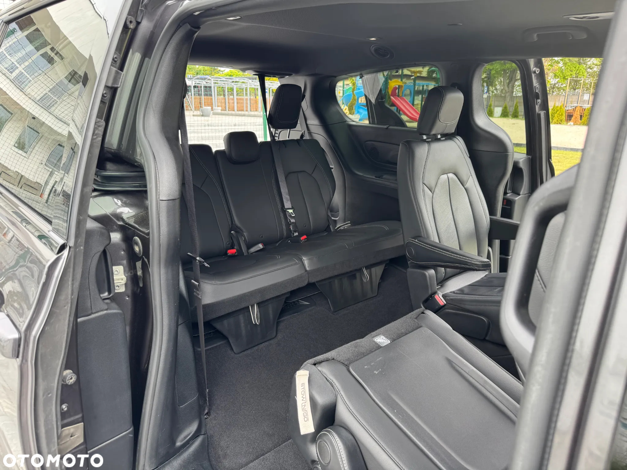 Chrysler Pacifica - 31