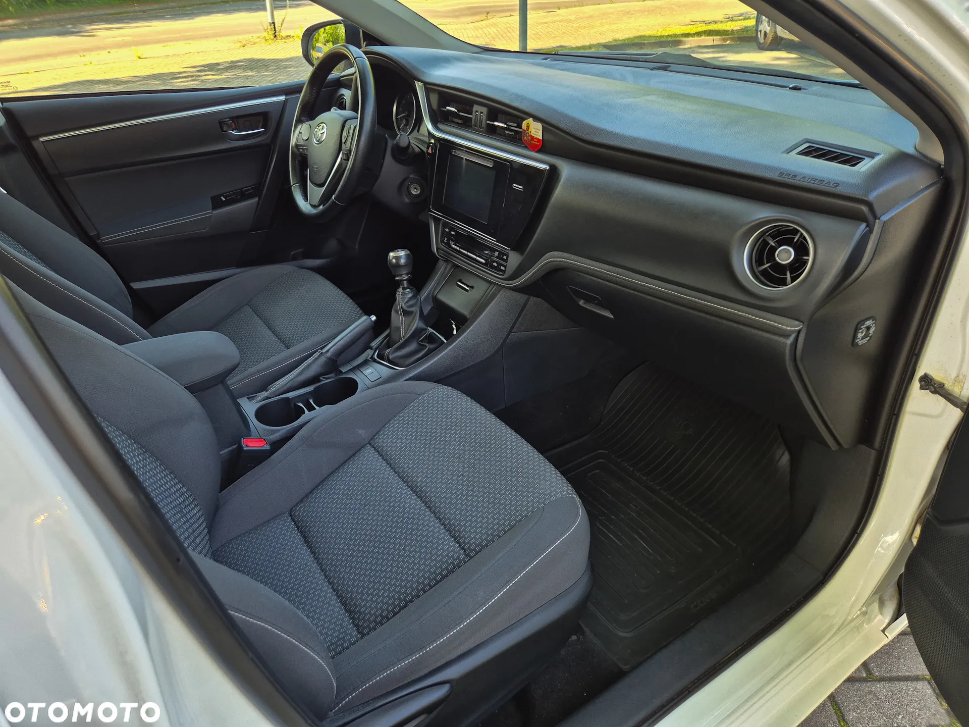 Toyota Corolla 1.6 Comfort - 11