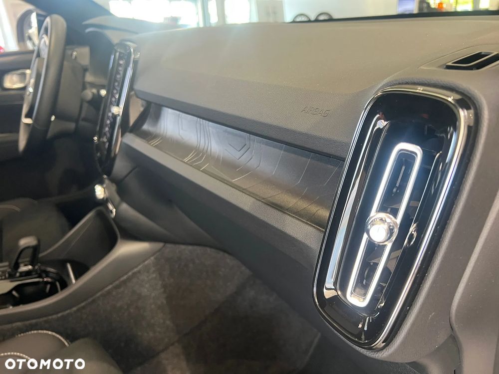 Volvo EC40 Twin Motor AWD Ultra Dark - 23