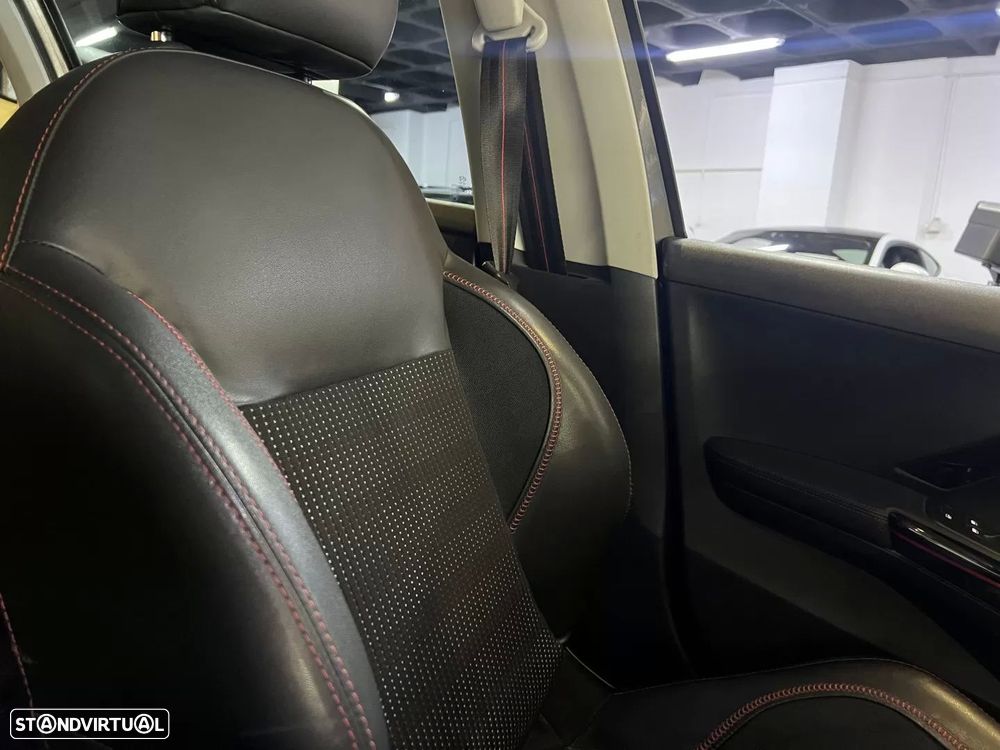 Peugeot 2008 1.2 PureTech GT Line - 30