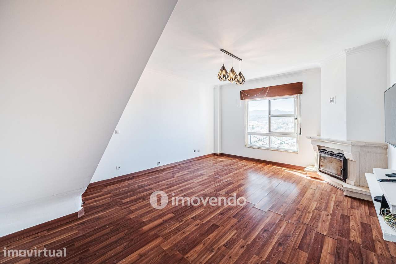 Apartamento T4 Duplex, com vistas sobre Sintra, no Algueirão - Grande imagem: 3/48
