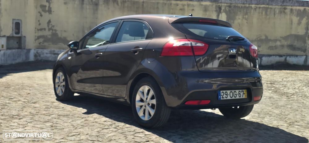 Kia Rio 1.2 CVVT More Edition - 4