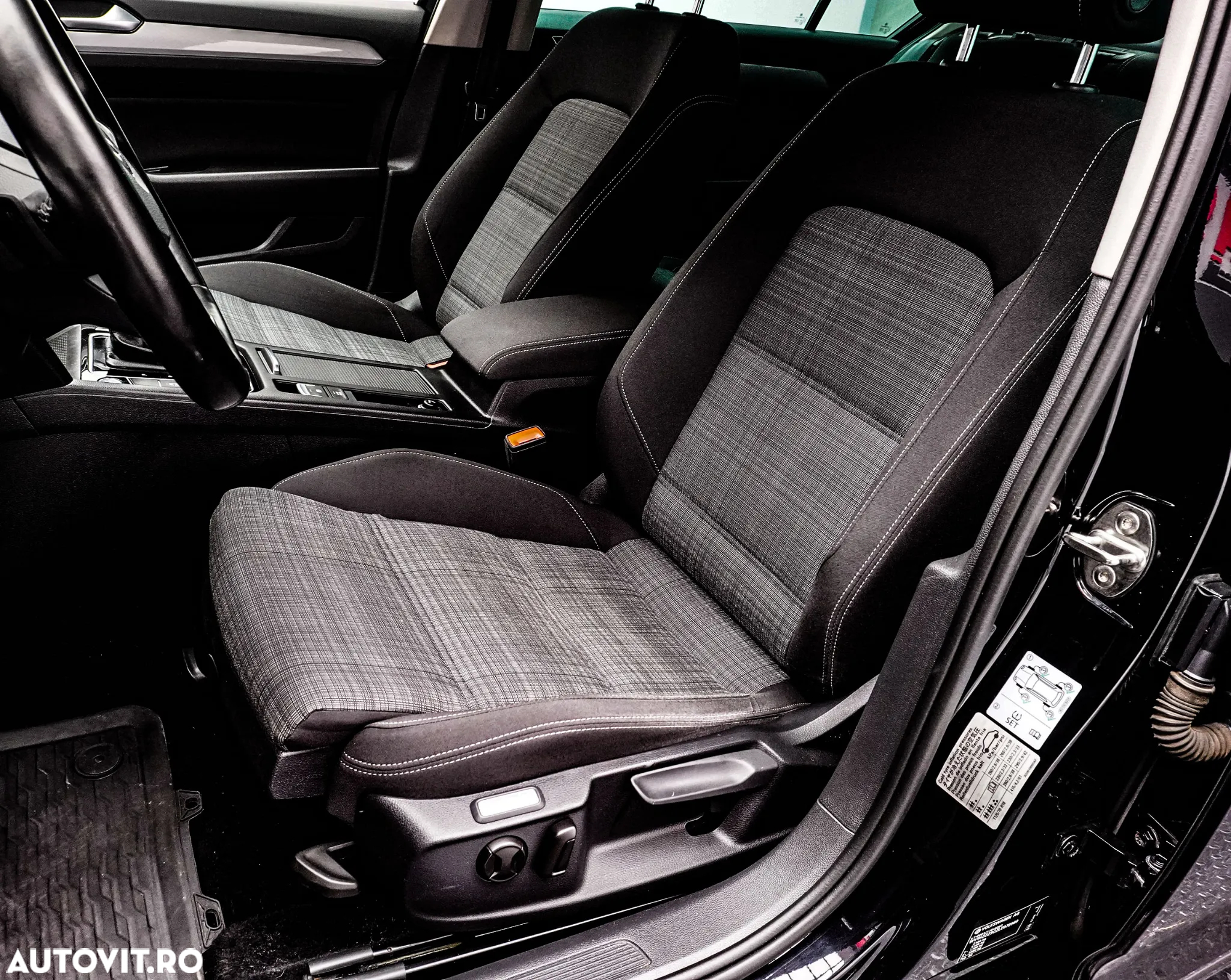 Volkswagen Passat 2.0 TDI DSG Highline - 13