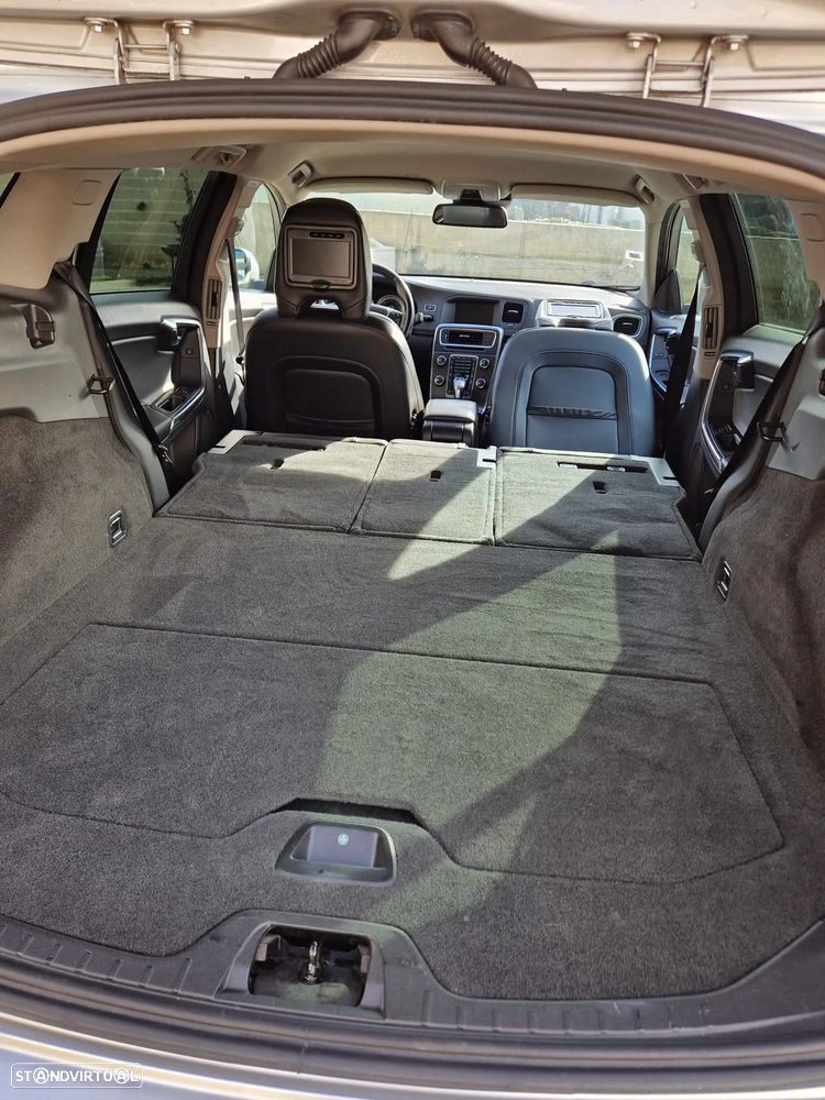 Volvo V60 2.0 D4 Summum Geartronic - 32