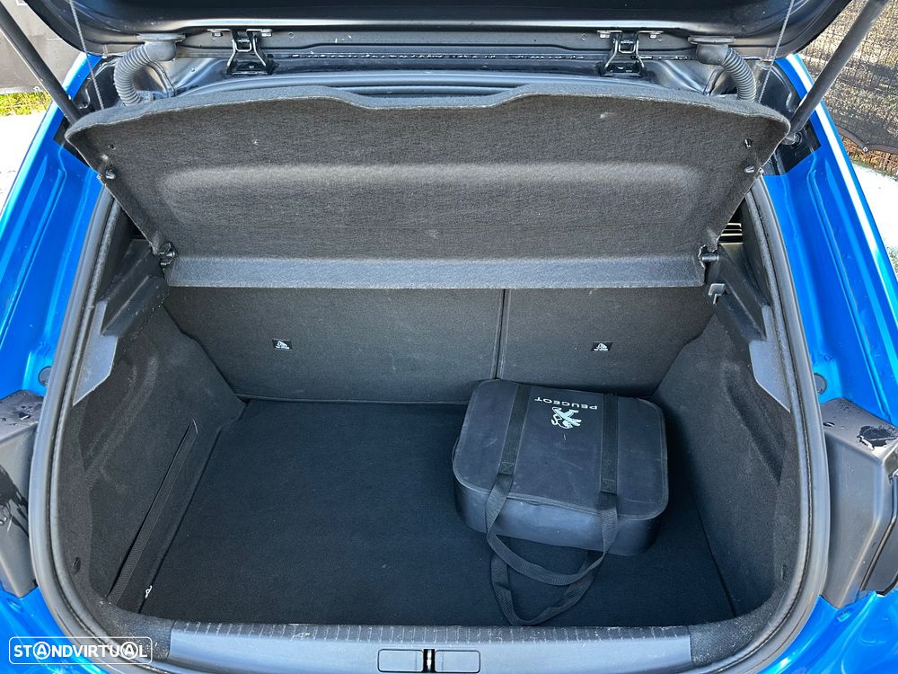 Peugeot e-208 GT+ - 37