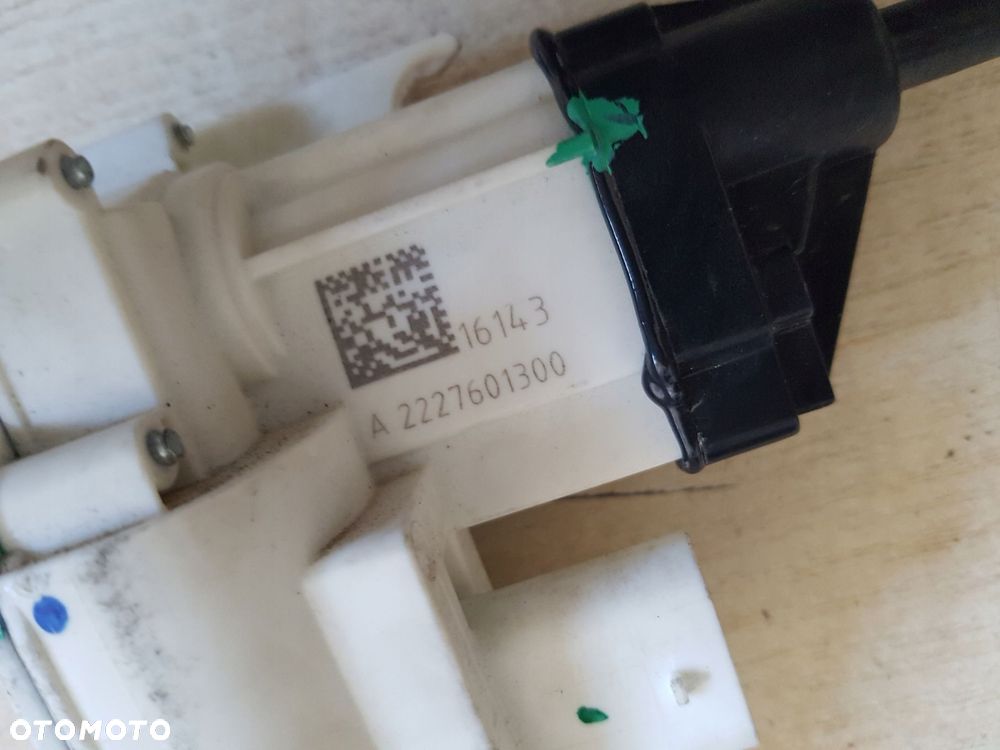 mercedes s w222 zamek z dociągiem drzwi lewy przód a2227661100 - 4