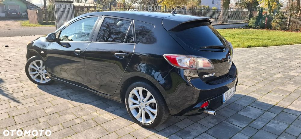 Mazda 3 1.6 Active + - 1