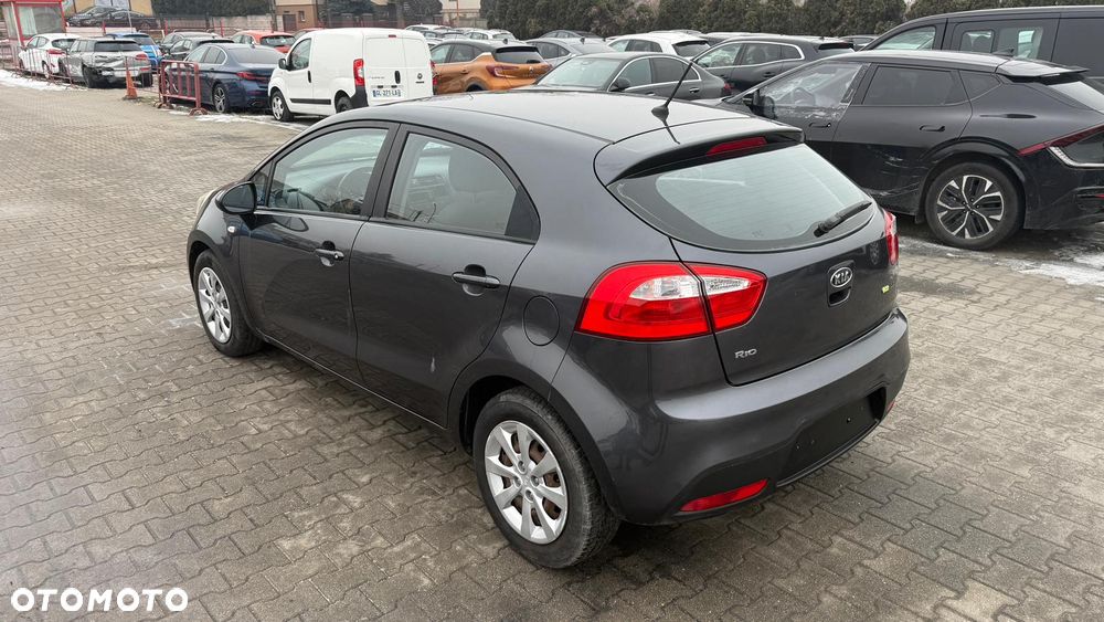 Kia Rio 1.1 CRDI Dream-Team Edition - 4