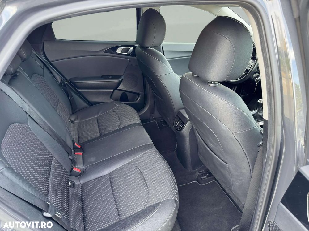 Kia Ceed - 13