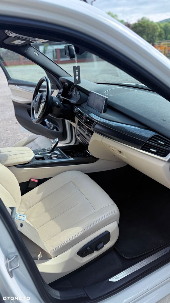 BMW X5 xDrive35i - 11