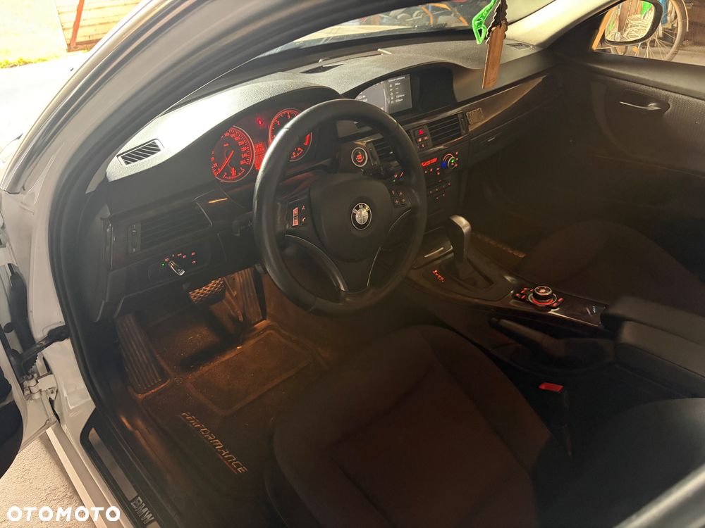 BMW Seria 3 2010 photo 5