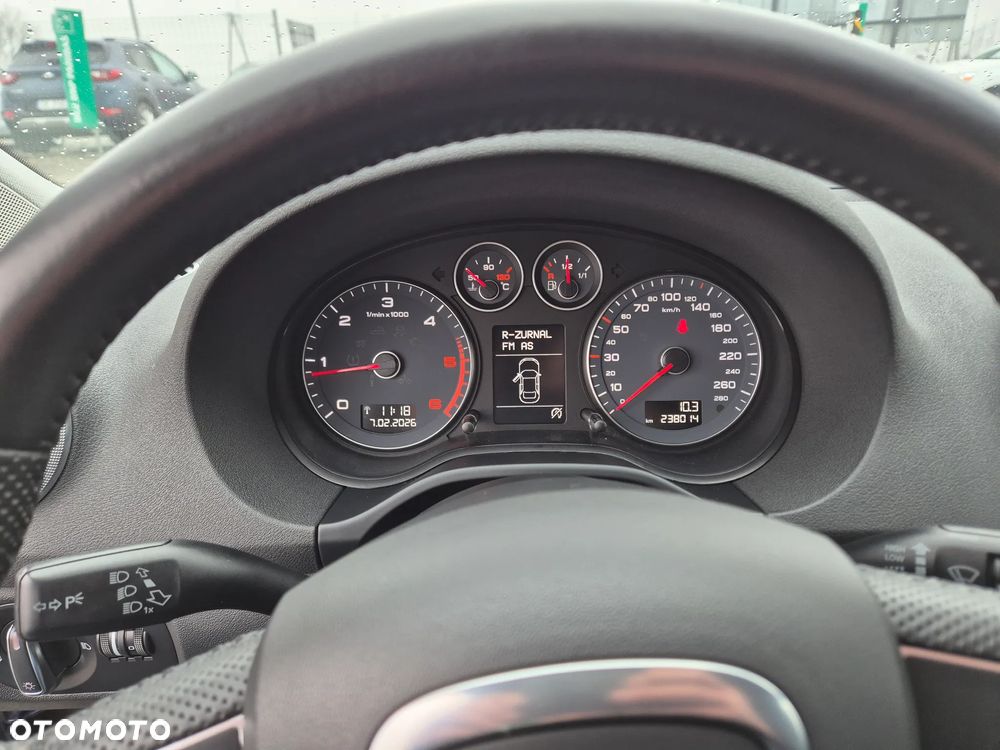 Audi A3 Sportback 1.6 TDI DPF Ambiente - 12