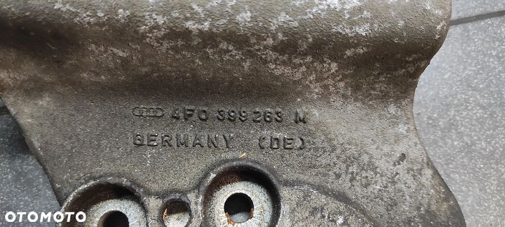 Łapa skrzyni biegów Audi A6 C6 3.2 FSI 4F0399263M - 2