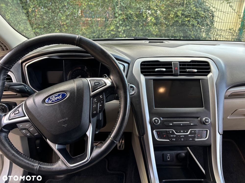 Ford Fusion 2.0 EcoBoost Titanium - 12