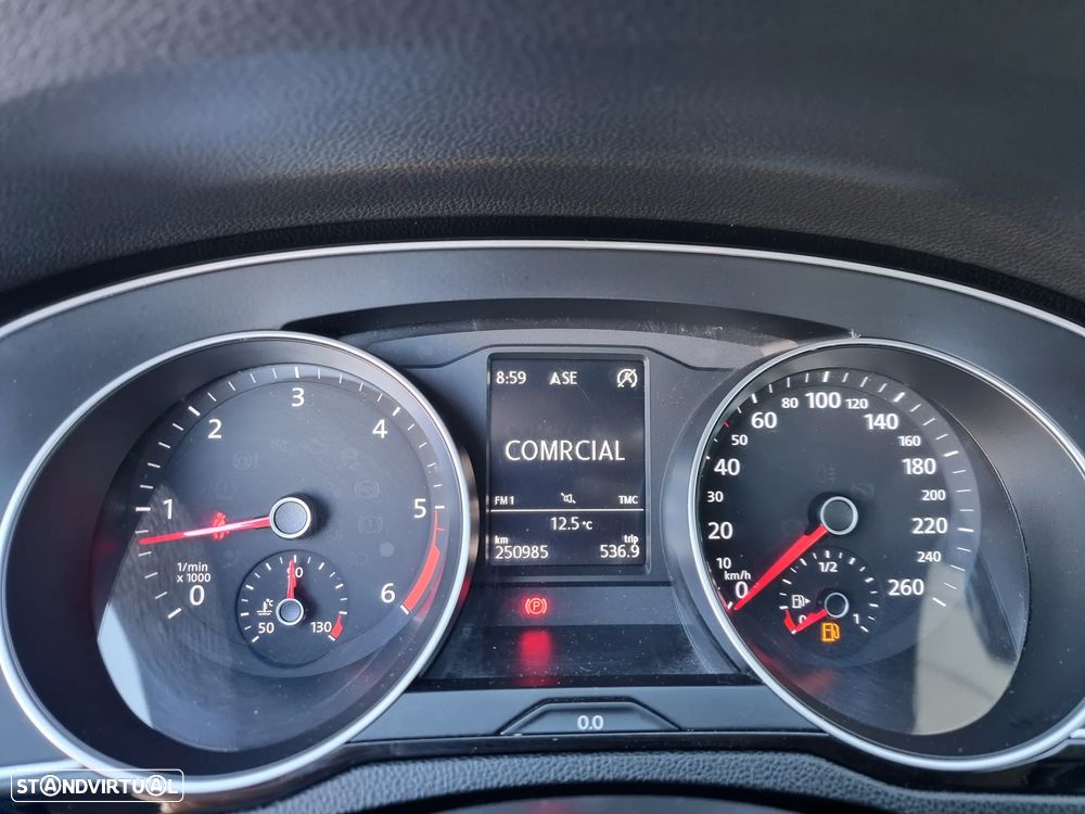 VW Passat Variant 2.0 TDI Confortline - 13