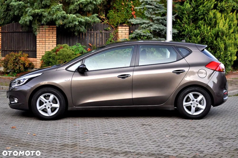 Kia Ceed 1.4 CVVT Dream Team Edition - 12