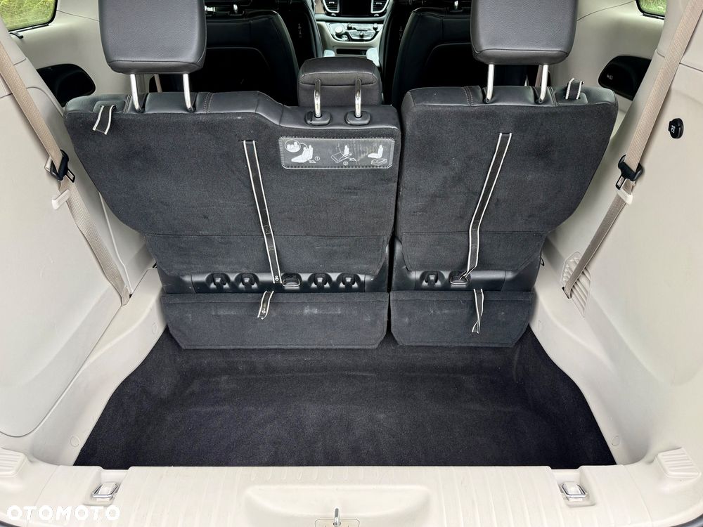 Chrysler Pacifica - 13