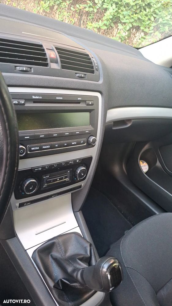 Skoda Octavia 1.2 TSI FAMILY - 8