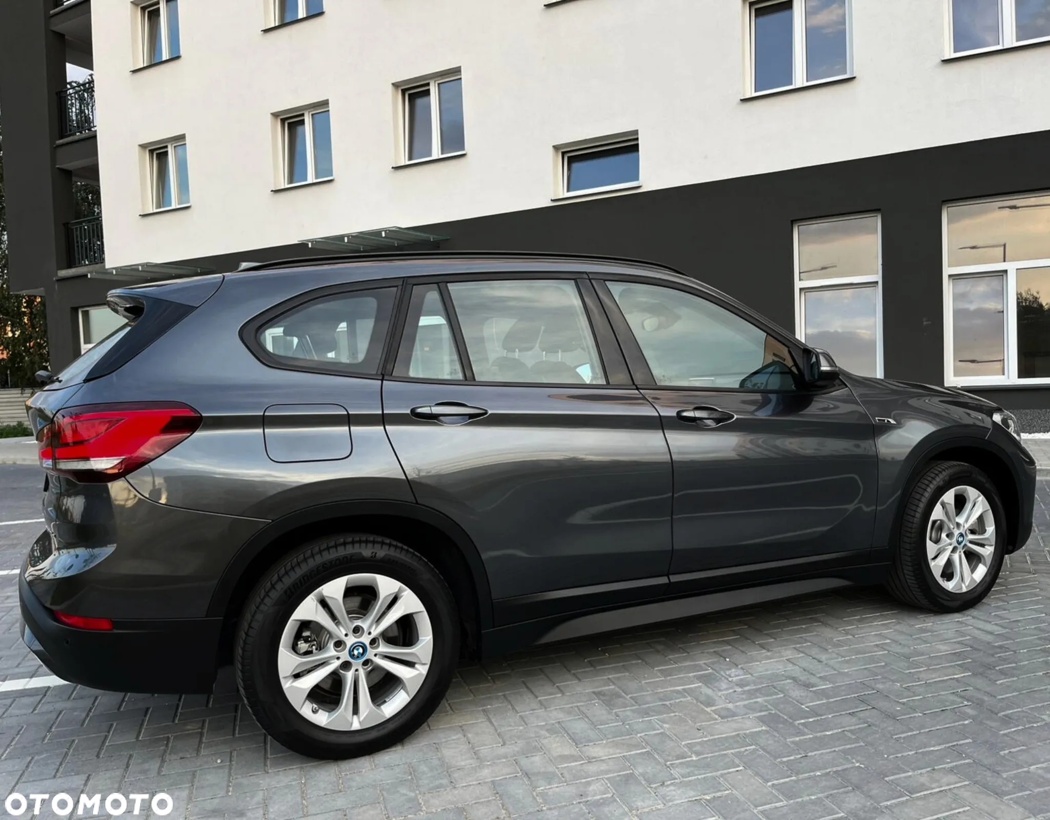 BMW X1 xDrive25e Business Edition - 4