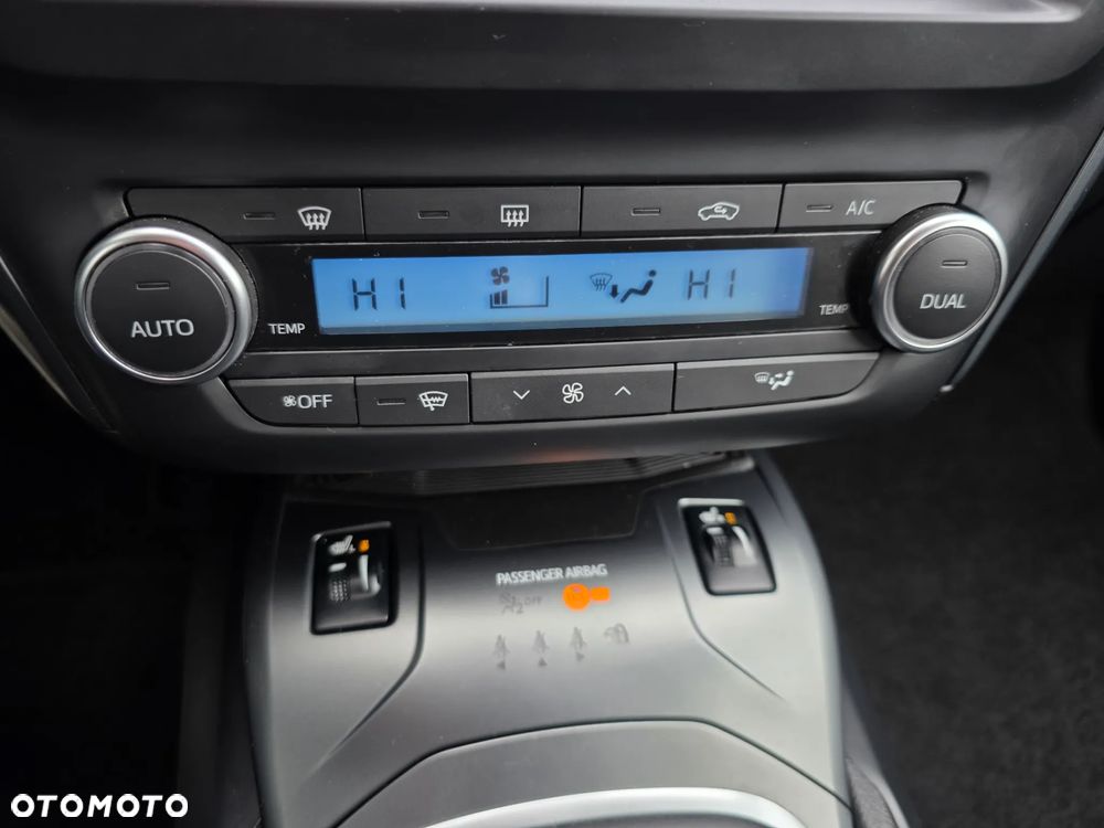 Toyota Avensis 1.8 Prestige - 36