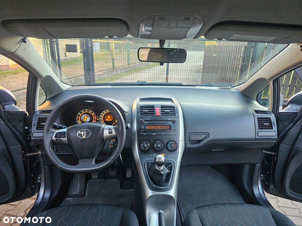 Toyota Auris 1.33 VVT-i Terra - 9