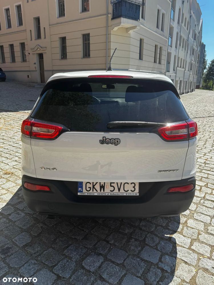 Jeep Cherokee - 5