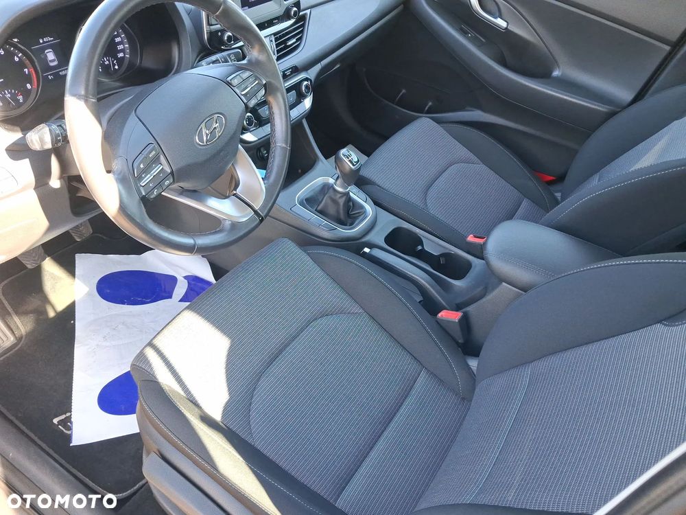 Hyundai i30 1.5 DPI Classic + - 11