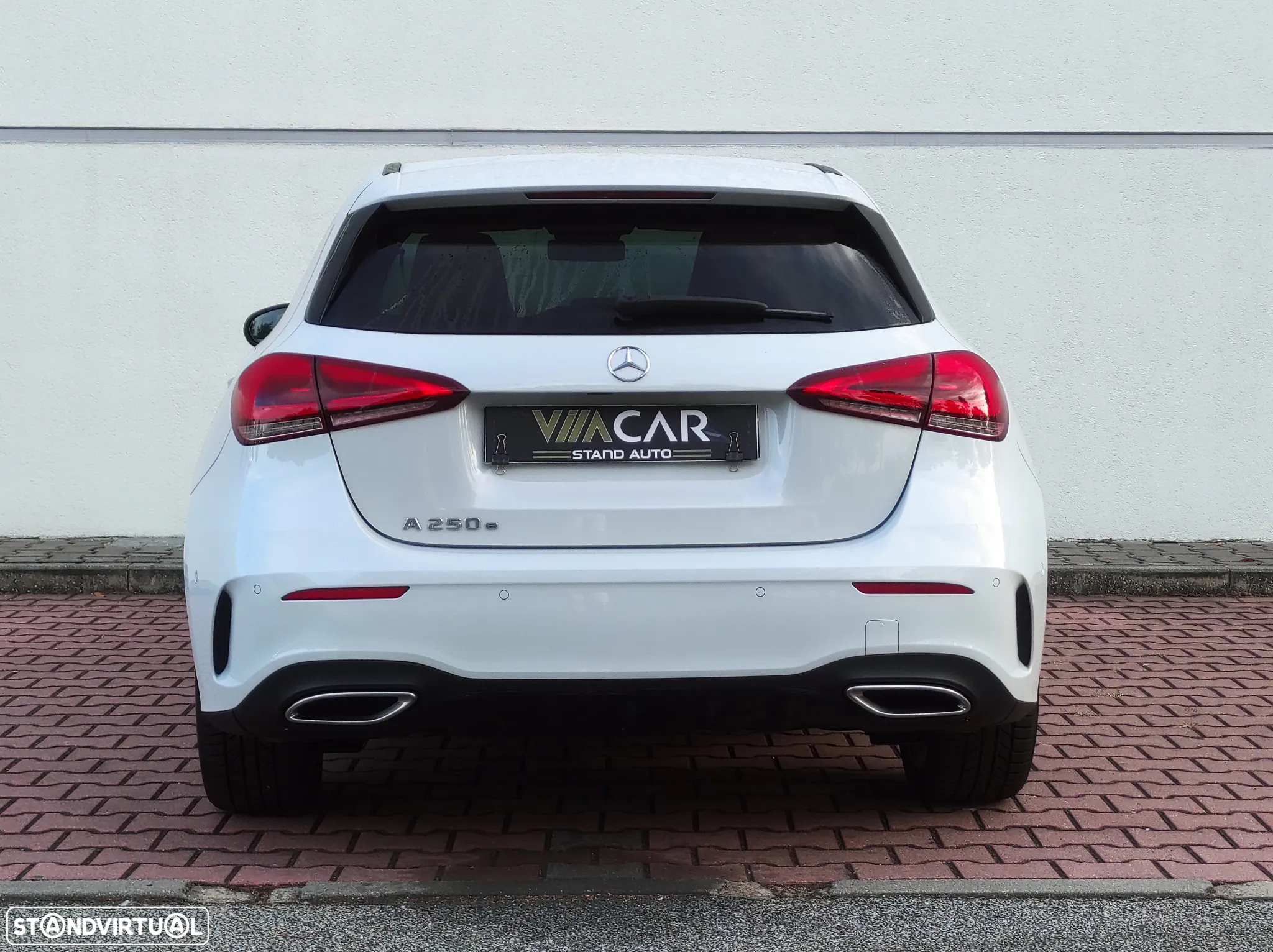 Mercedes-Benz A 250 e AMG Line - 4