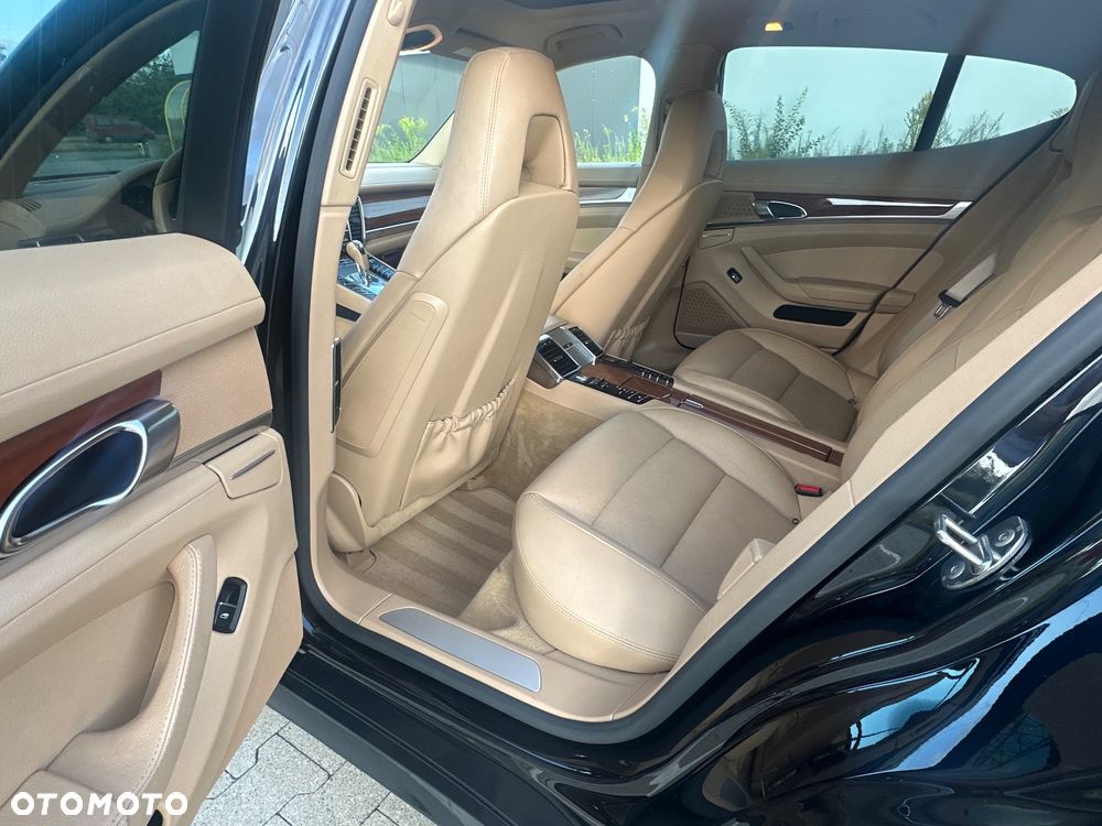 Porsche Panamera PDK Platinum Edition - 19