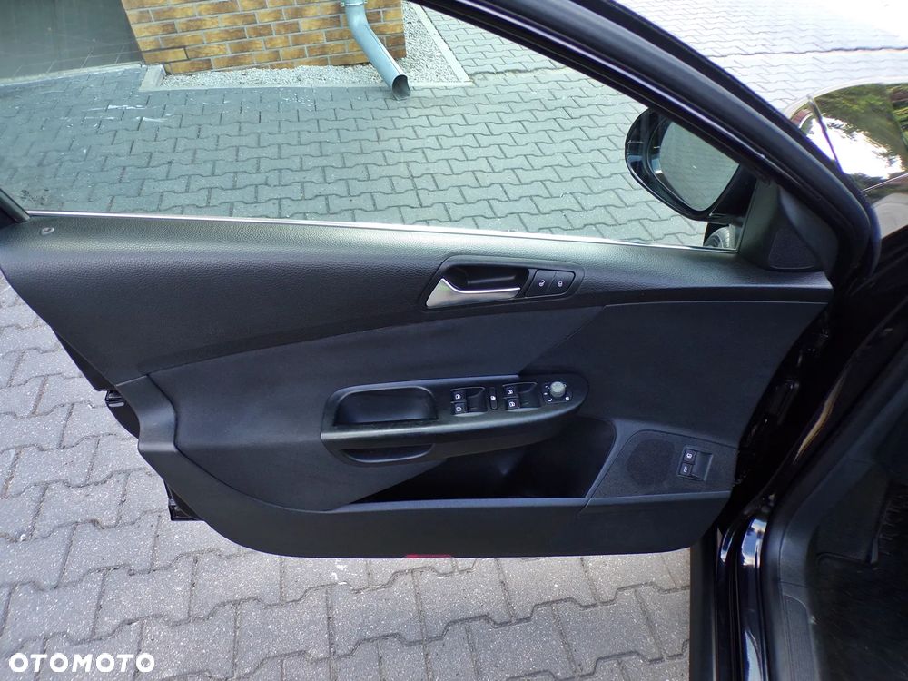 Volkswagen Passat Variant 2.0 TDI Highline - 17