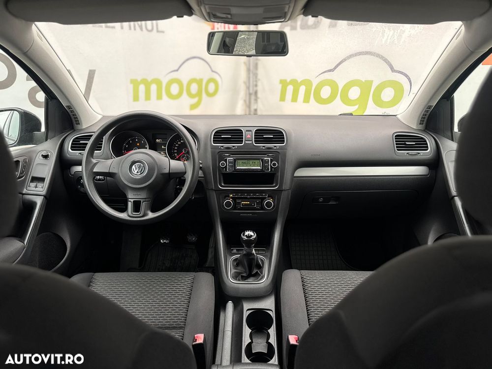 Volkswagen Golf - 6