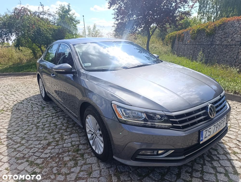 Volkswagen Passat 1.8 TSI BMT Highline DSG - 1