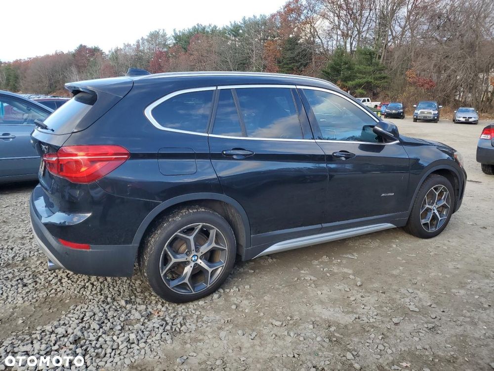 BMW X1 xDrive25i Sport Line - 4