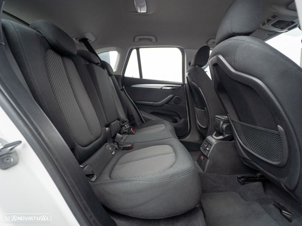 BMW X1 16 d sDrive Advantage Auto - 38