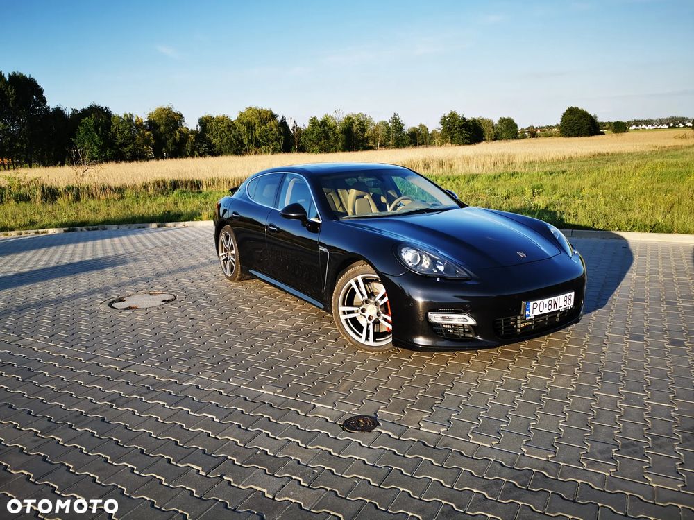 Porsche Panamera Turbo PDK - 4