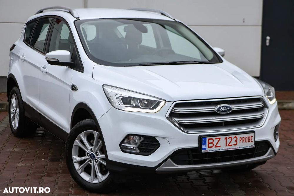 Ford Kuga 1.5 EcoBoost 2x4 Titanium - 3