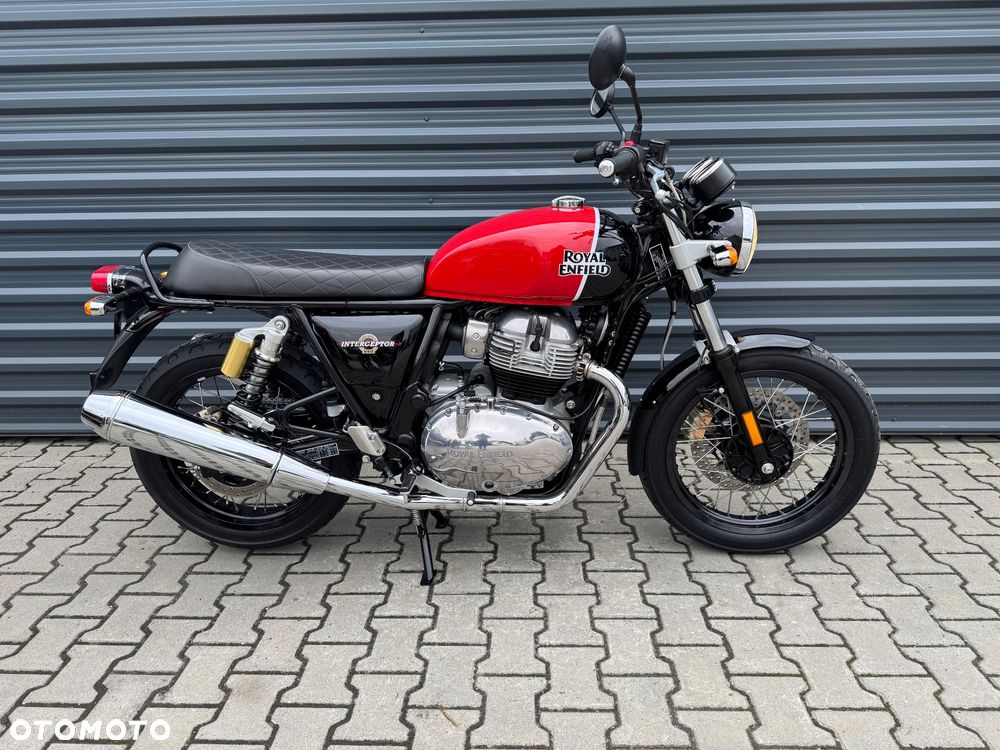 Royal Enfield Interceptor - 1