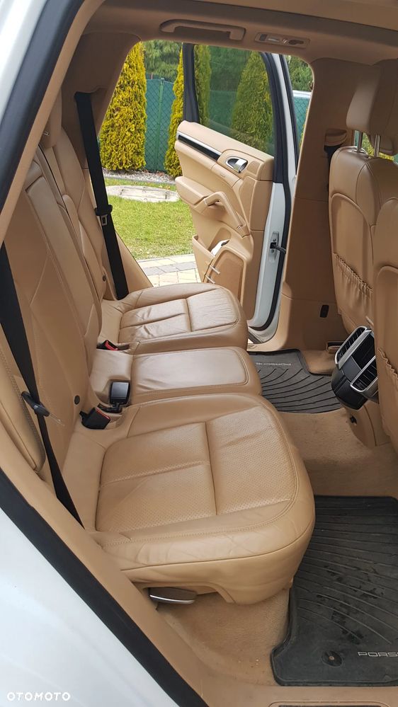 Porsche Cayenne Standard - 9